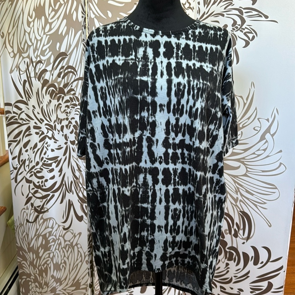 Lularoe Irma black/grey tunic